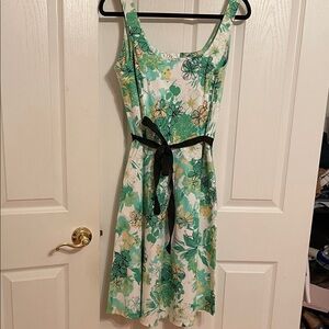 Vintage Floral Green and Yellow Dress with Black Accents Like new
